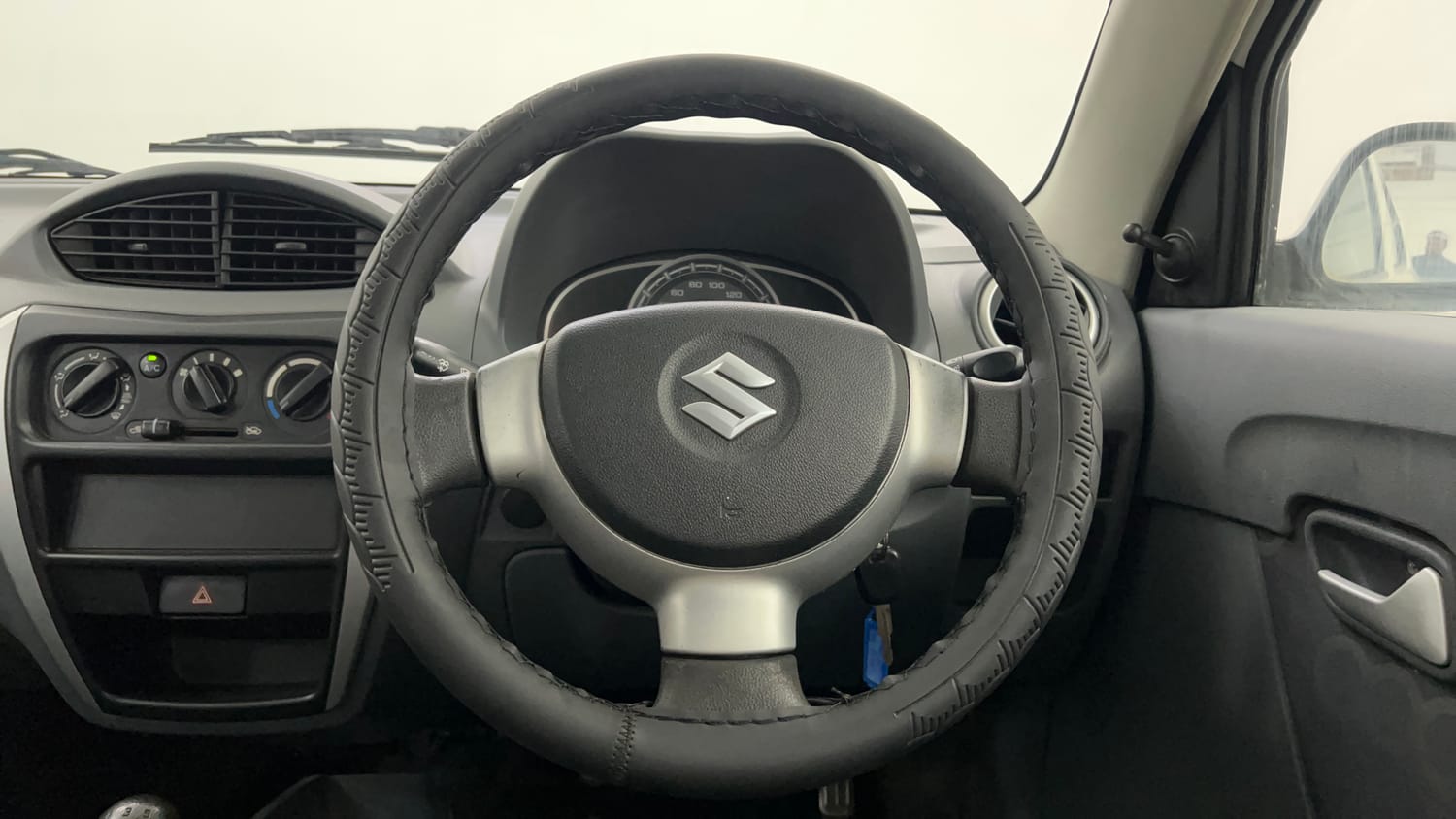 Used 2014 Maruti Suzuki Alto 800 Lxi Petrol Manual interior STEERING VIEW