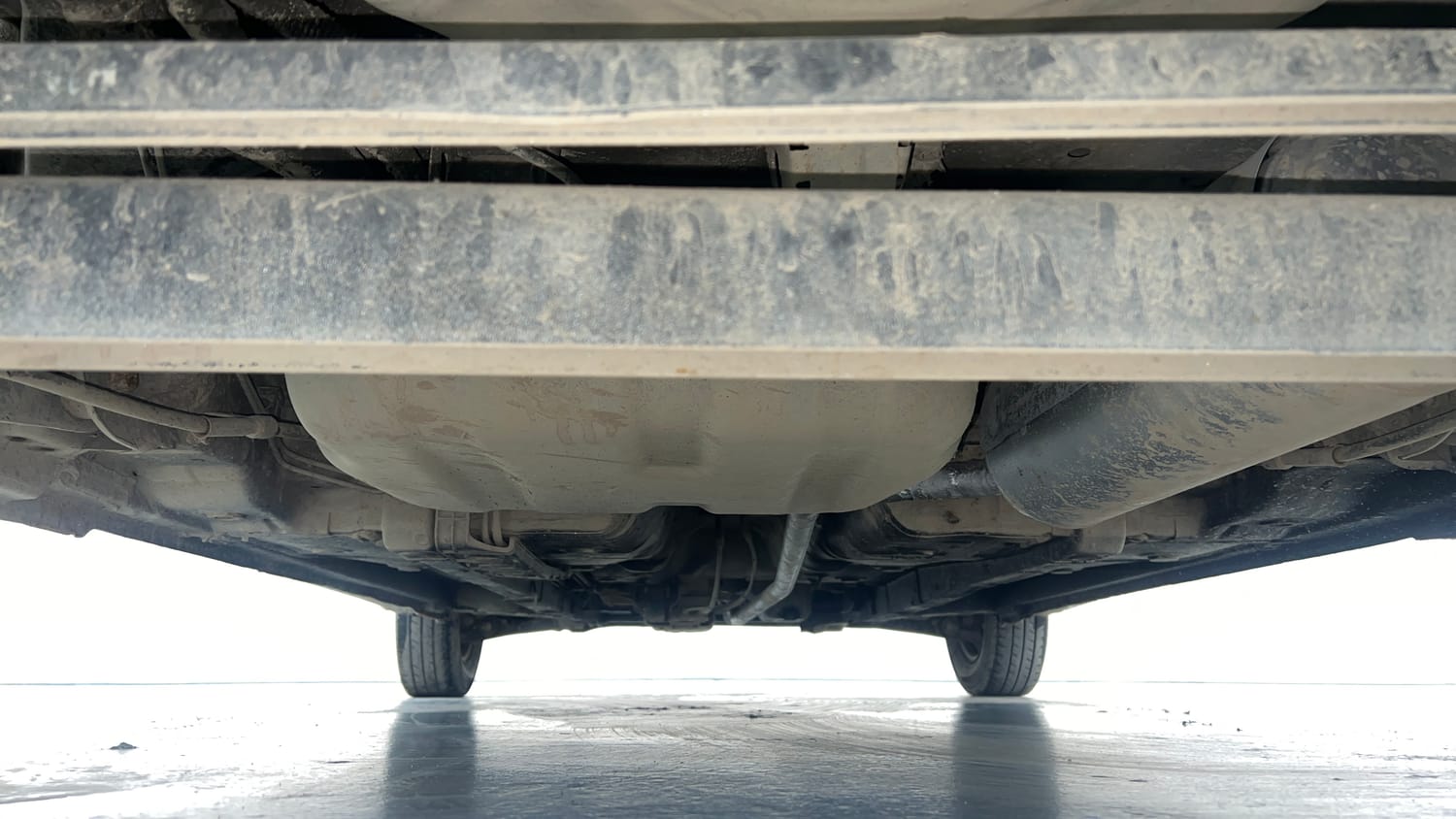 Used 2016 Hyundai Eon Era + Petrol Manual extra REAR UNDERBODY VIEW (TAKEN FROM REAR)