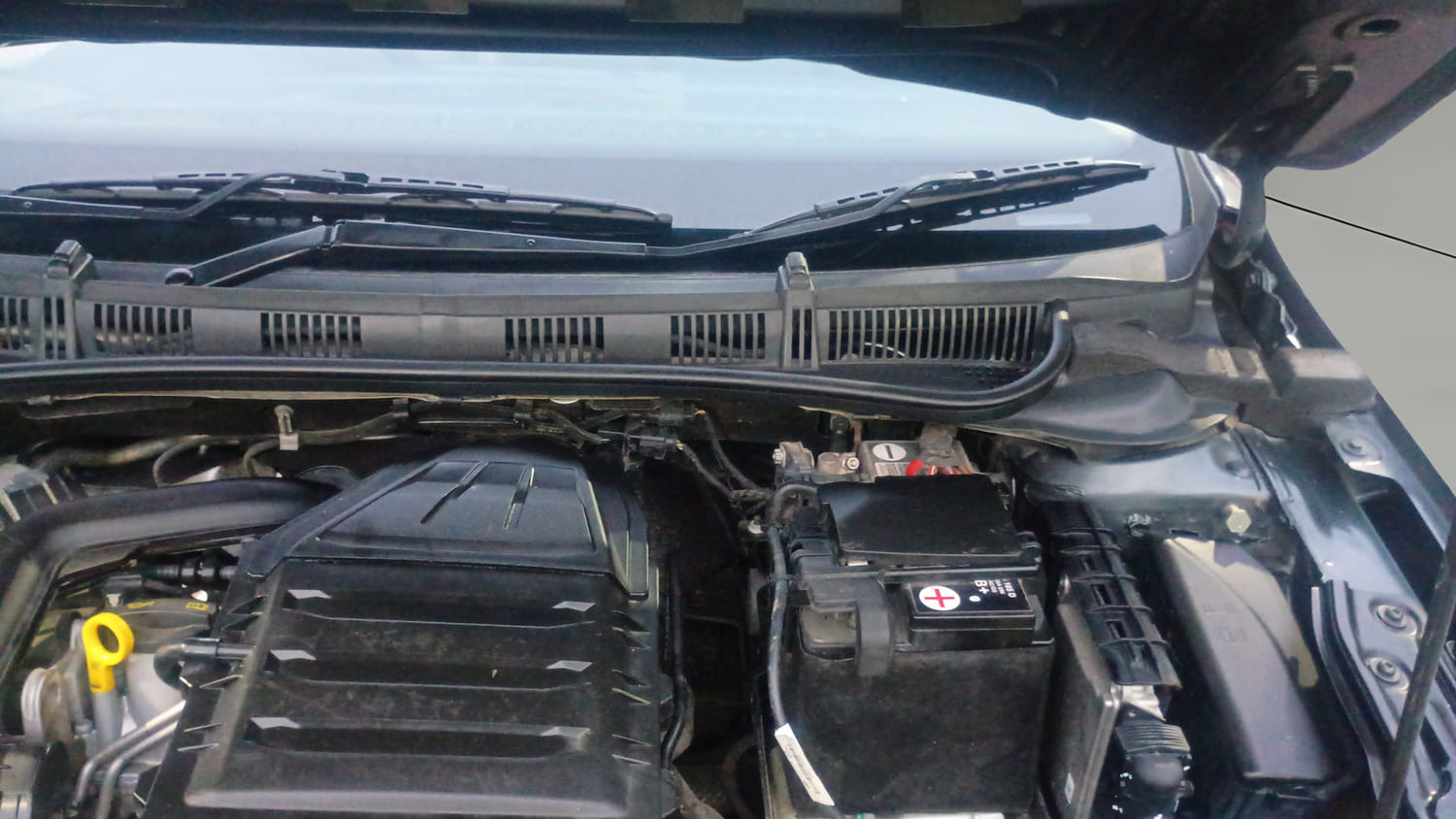 Used 2023 Skoda Slavia Ambition 1.0L TSI MT Petrol Manual engine ENGINE LEFT SIDE HINGE & APRON VIEW