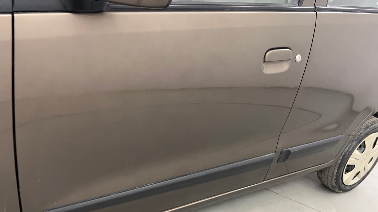 Used 2016 Maruti Suzuki Wagon R 1.0 VXI AMT Petrol Automatic dents MINOR DENT