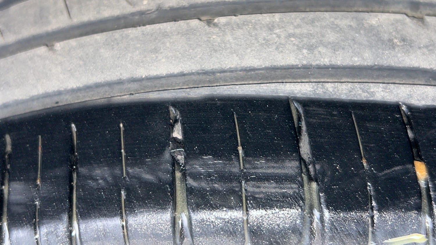 Used 2017 Maruti Suzuki Baleno Delta 1.2 Petrol Manual tyres RIGHT REAR TYRE TREAD VIEW