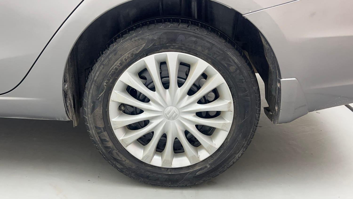 Used 2018 Maruti Suzuki Ciaz Sigma 1.4 MT Petrol Manual tyres LEFT REAR TYRE RIM VIEW