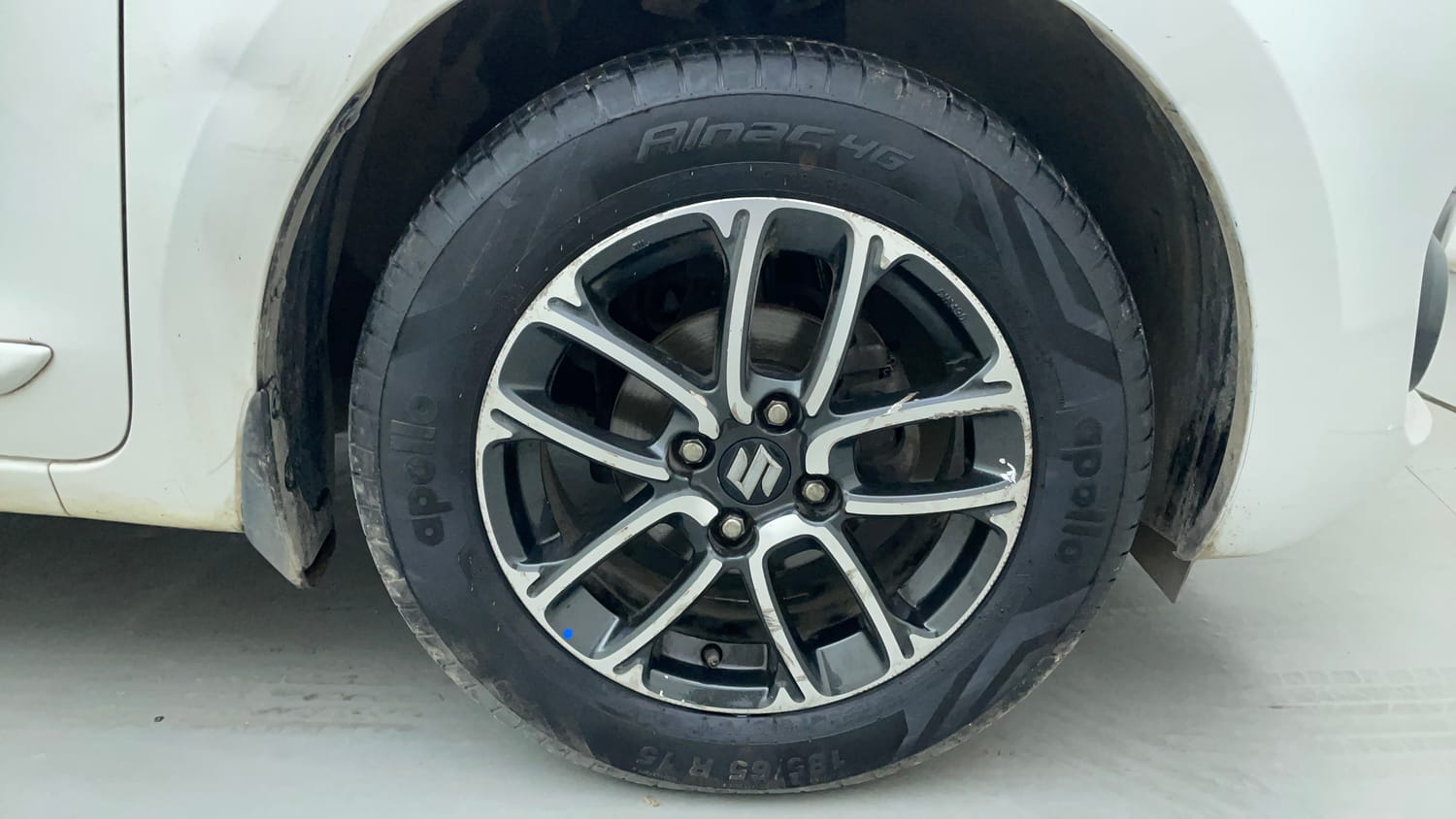 Used 2019 Maruti Suzuki Swift ZXi Plus Petrol Manual tyres RIGHT FRONT TYRE RIM VIEW