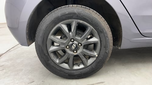 Used 2019 Hyundai Elite i20 Sportz Plus 1.2 Petrol Manual tyres RIGHT REAR TYRE RIM VIEW