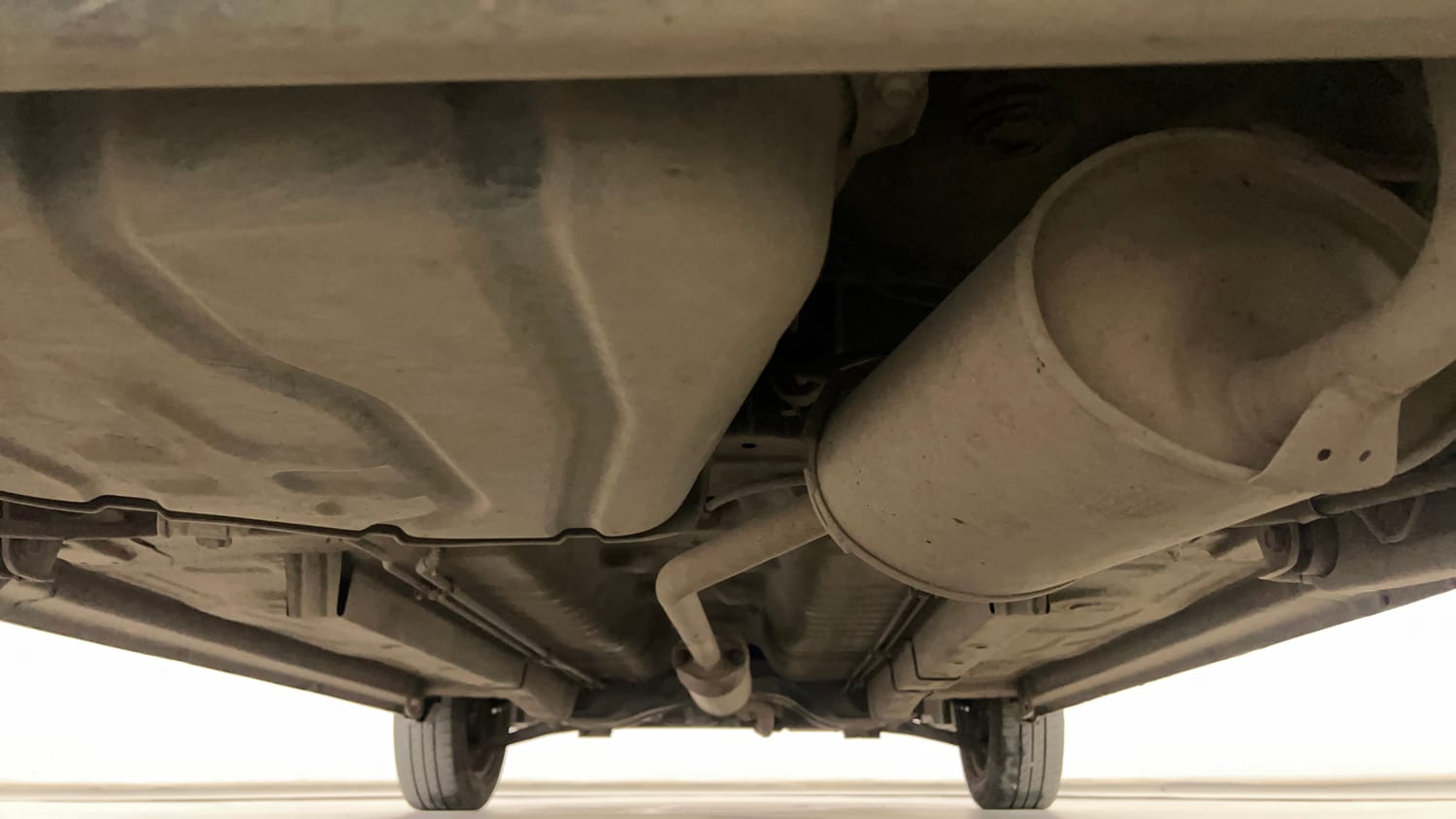 Used 2016 Maruti Suzuki Wagon R 1.0 VXI AMT Petrol Automatic extra REAR UNDERBODY VIEW (TAKEN FROM REAR)