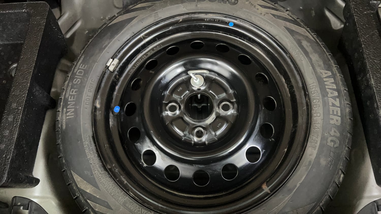 Used 2017 Maruti Suzuki Wagon R 1.0 VXI AMT (O) Petrol Automatic tyres SPARE TYRE VIEW