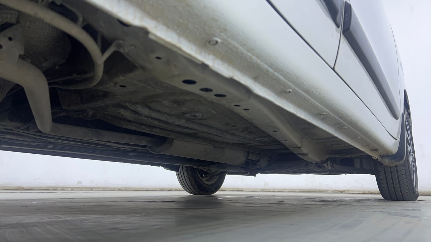 Used 2023 Maruti Suzuki Wagon R ZXI Plus 1.2 AGS Petrol Automatic extra REAR RIGHT UNDERBODY VIEW