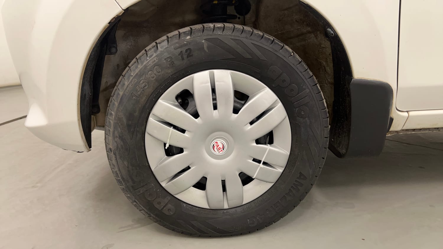 Used 2014 Maruti Suzuki Alto 800 Lxi Petrol Manual tyres LEFT FRONT TYRE RIM VIEW