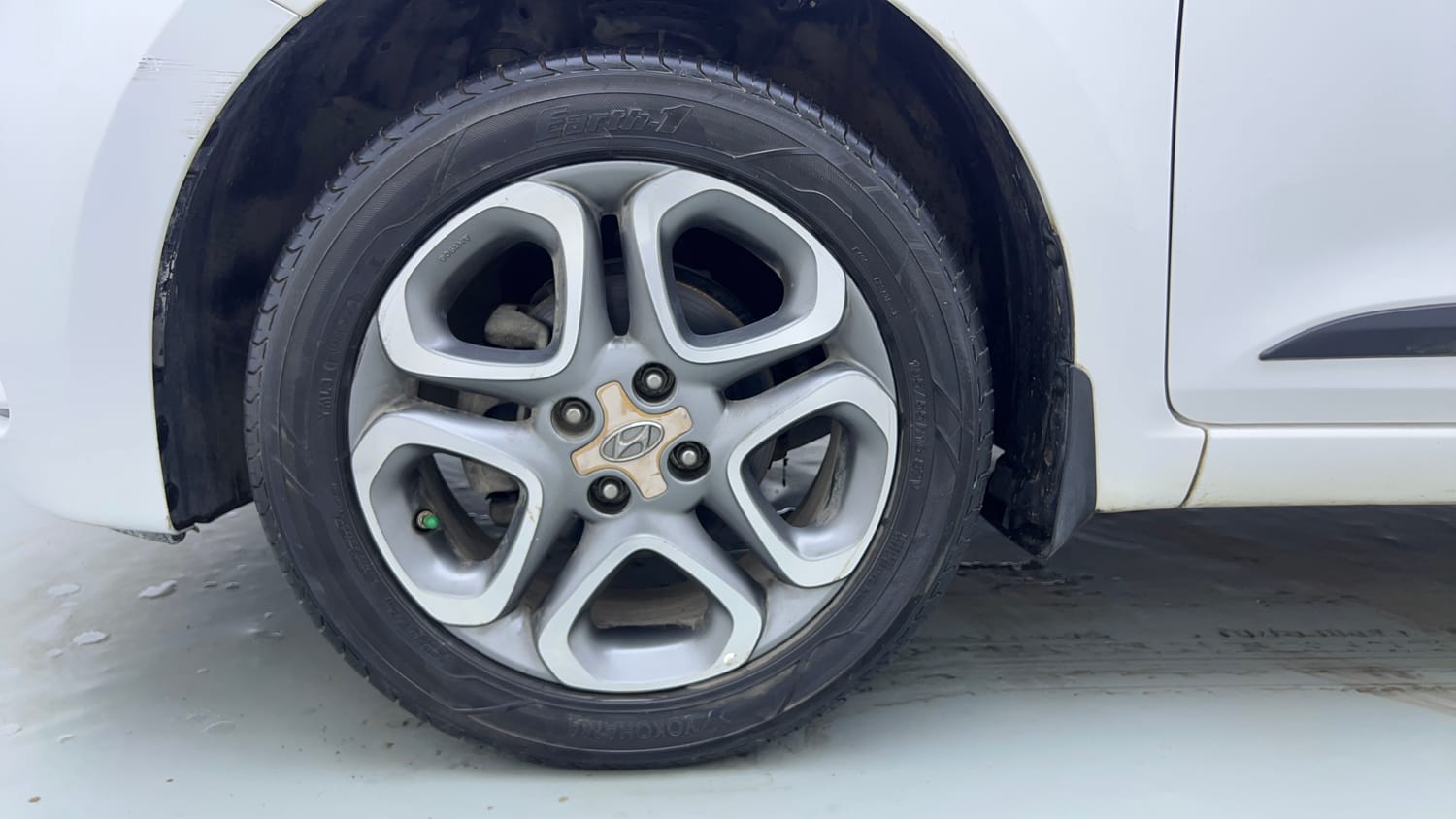 Used 2018 Hyundai Elite i20 Asta 1.2 (O) Petrol Manual tyres LEFT FRONT TYRE RIM VIEW
