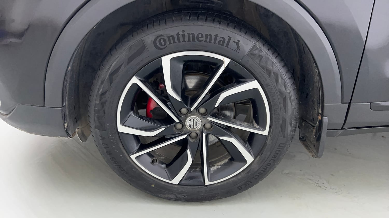 Used 2021 MG Motors Astor Savvy 1.3 Turbo AT S Red Petrol Automatic tyres LEFT FRONT TYRE RIM VIEW