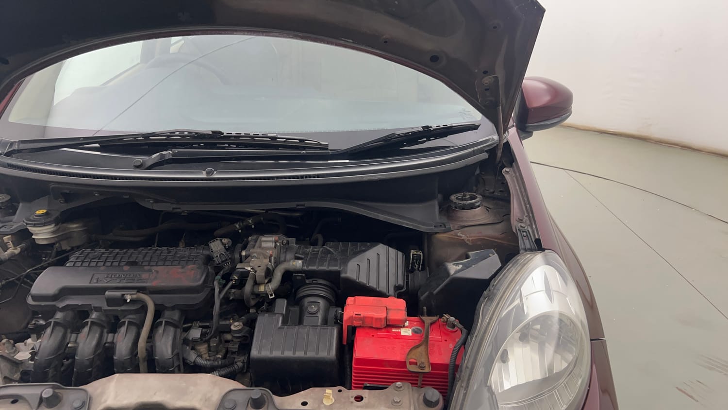 Used 2017 Honda Amaze 1.2 S i-VTEC Opt Petrol Manual engine ENGINE LEFT SIDE HINGE & APRON VIEW