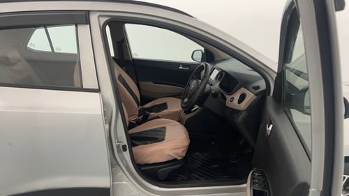 Used 2017 Hyundai Grand i10 Asta 1.2 Kappa VTVT Petrol Manual interior RIGHT SIDE FRONT DOOR CABIN VIEW