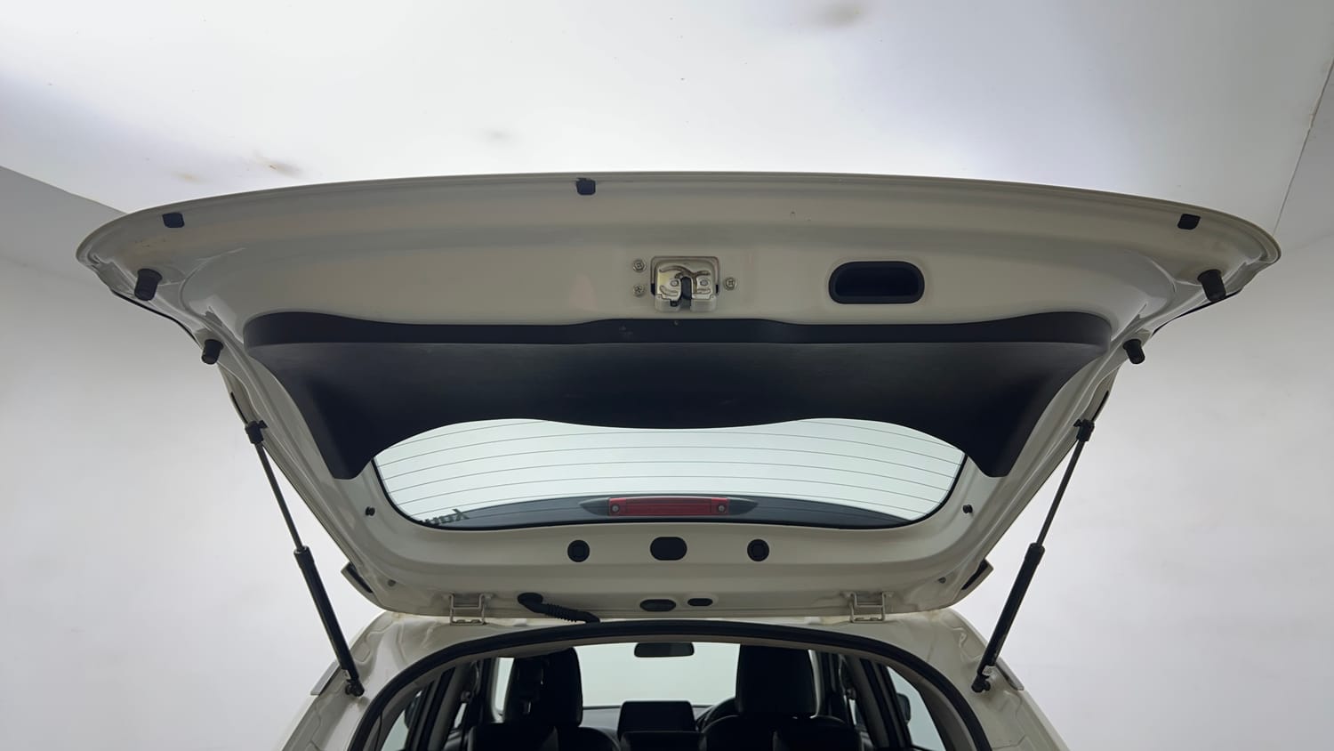 Used 2023 Maruti Suzuki Grand Vitara Sigma Smart Hybrid Petrol Manual interior DICKY DOOR OPEN VIEW