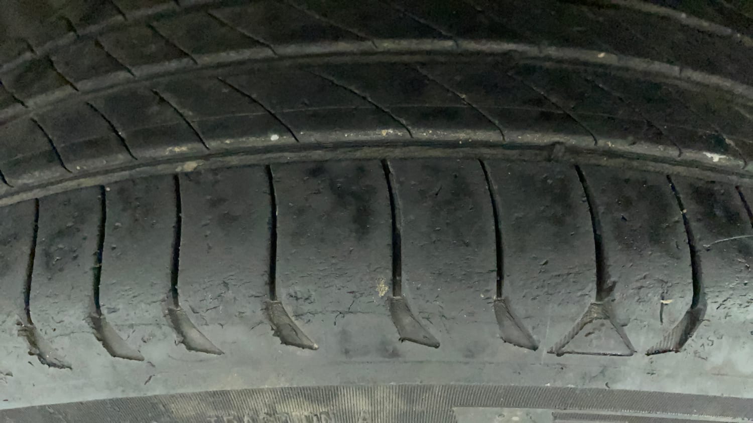 Used 2016 Maruti Suzuki Vitara Brezza ZDi+ Dual Tone Diesel Manual tyres LEFT FRONT TYRE TREAD VIEW