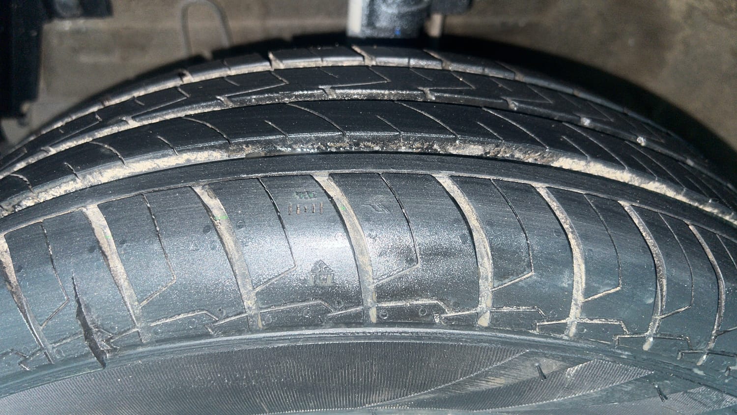 Used 2016 Maruti Suzuki Swift Dzire VXI Petrol Manual tyres LEFT FRONT TYRE TREAD VIEW