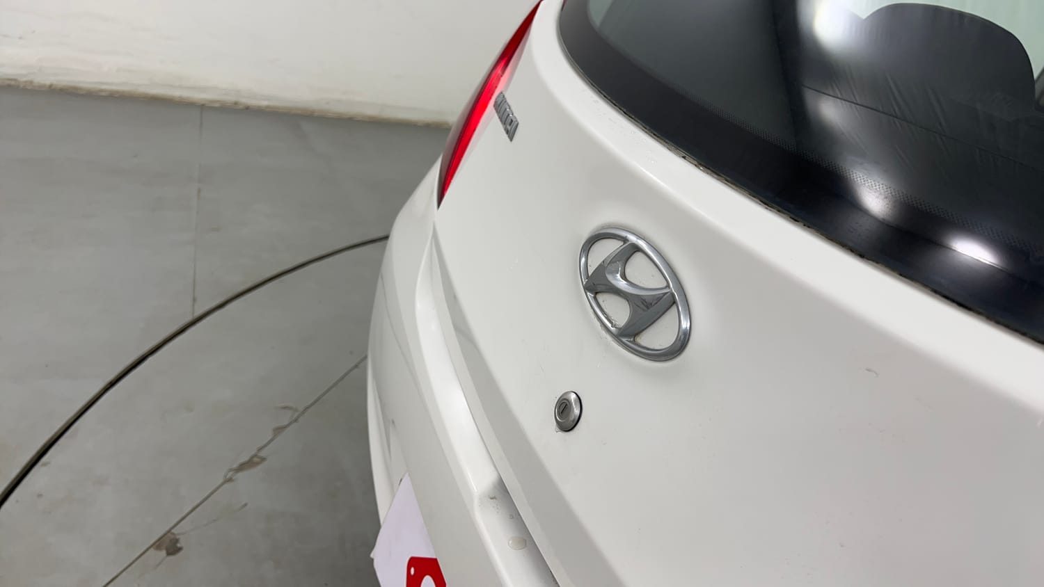 Used 2014 Hyundai Eon Magna Petrol Manual dents MINOR SCRATCH