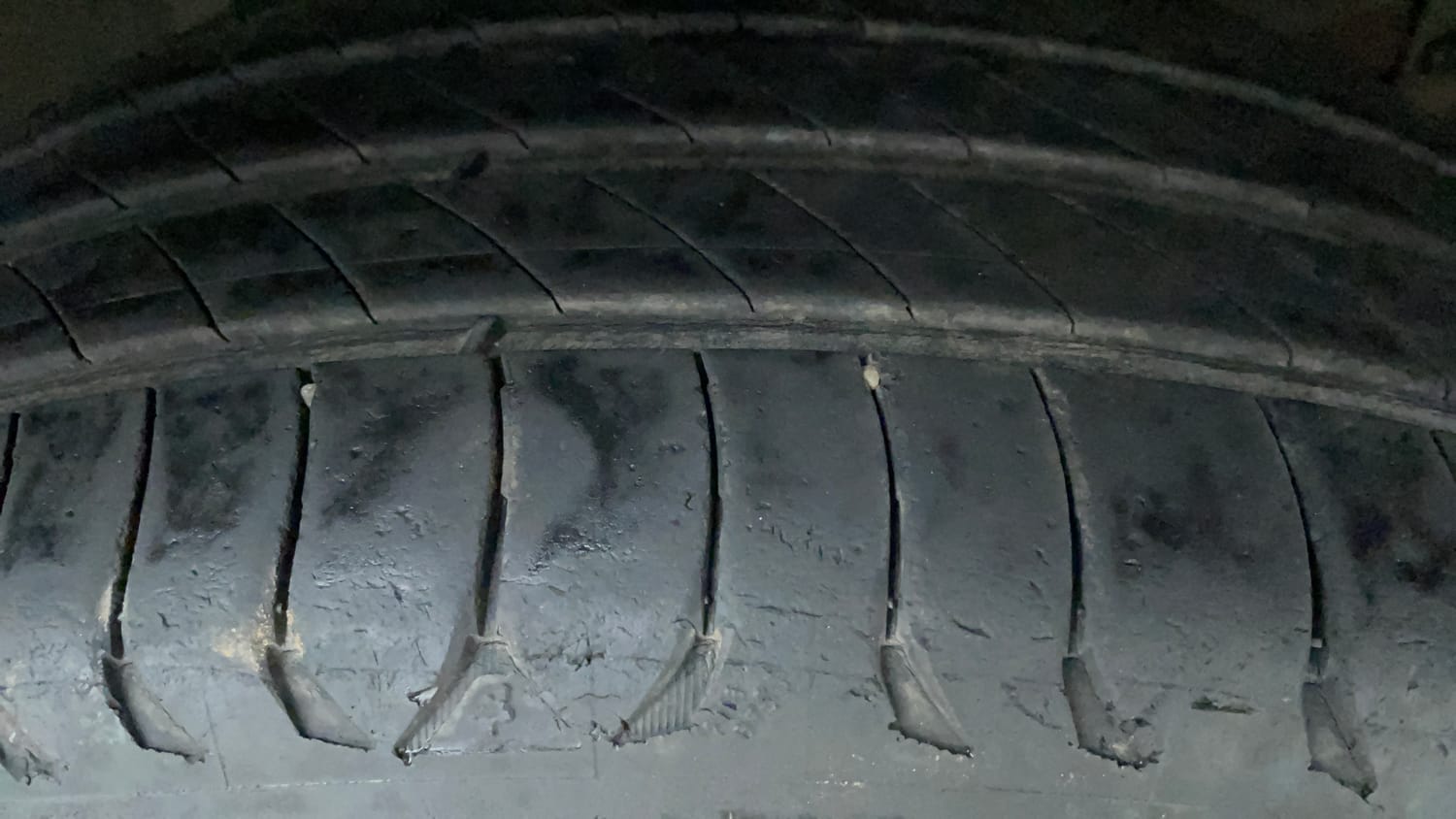 Used 2016 Maruti Suzuki Vitara Brezza ZDi+ Dual Tone Diesel Manual tyres RIGHT FRONT TYRE TREAD VIEW