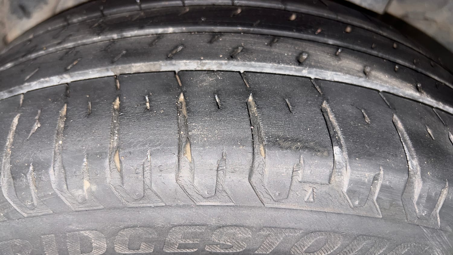 Used 2020 Hyundai Verna SX 1.5 MPi Petrol Manual tyres LEFT REAR TYRE TREAD VIEW