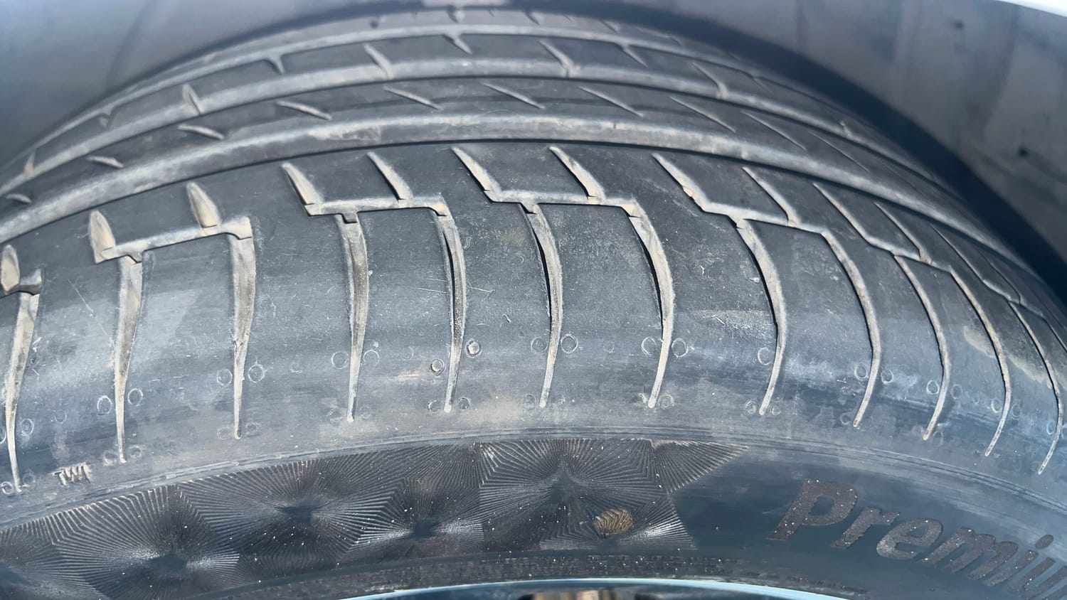 Used 2020 Mercedes-Benz C-Class C 200 Prime Petrol Automatic tyres RIGHT FRONT TYRE TREAD VIEW