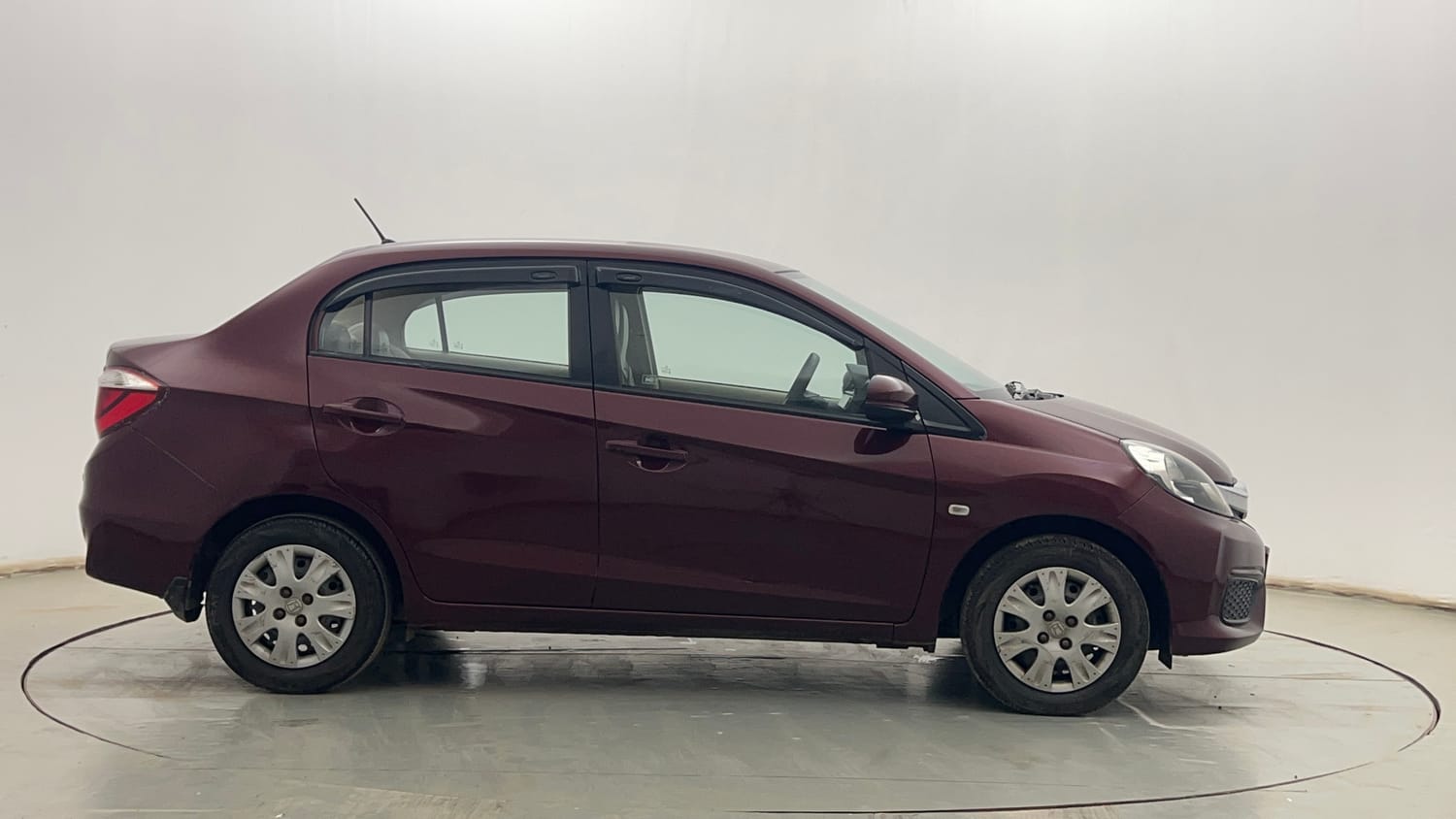 Used 2017 Honda Amaze 1.2 S i-VTEC Opt Petrol Manual exterior RIGHT SIDE VIEW