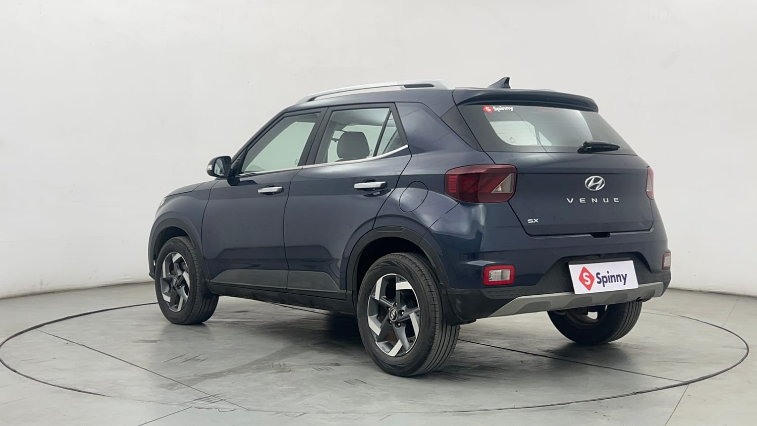 Used 2021 Hyundai Venue SX (O) 1.5 CRDi Diesel Manual exterior LEFT REAR CORNER VIEW