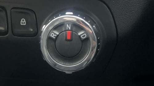 Used 2018 Renault Kwid 1.0 RXT AMT Opt Petrol Automatic interior GEAR  KNOB VIEW