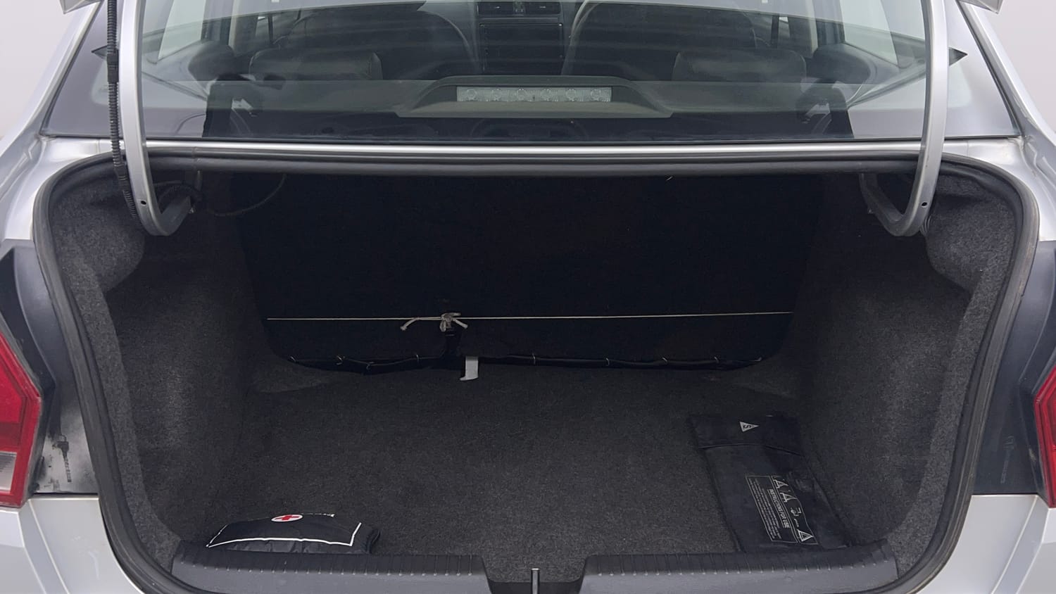 Used 2017 Volkswagen Ameo Trendline 1.2L (P) Petrol Manual interior DICKY INSIDE VIEW