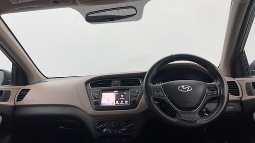 Used 2019 Hyundai Elite i20 Sportz Plus 1.2 Petrol Manual interior DASHBOARD VIEW