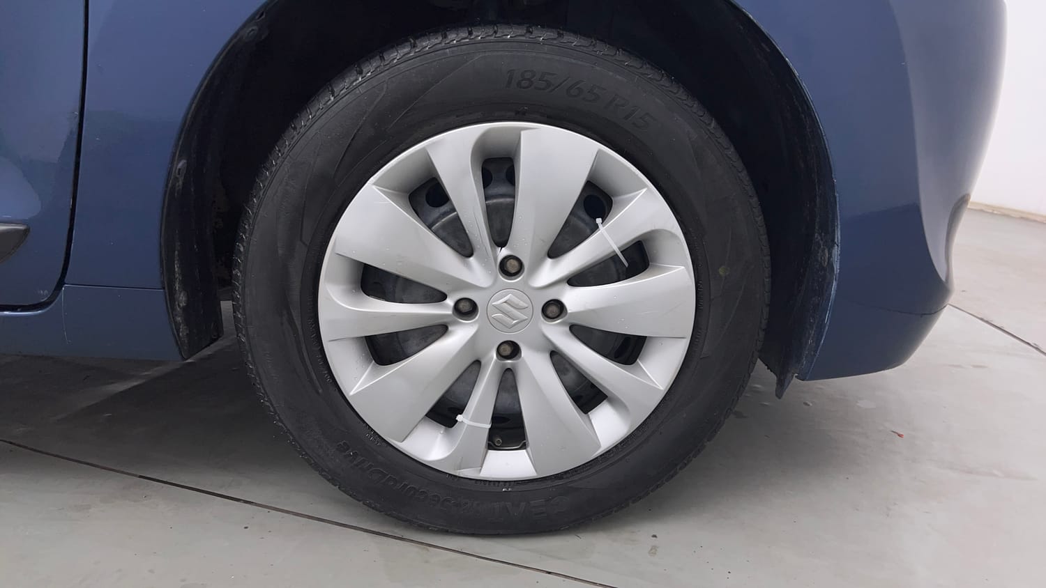 Used 2017 Maruti Suzuki Baleno Delta 1.2 Petrol Manual tyres RIGHT FRONT TYRE RIM VIEW