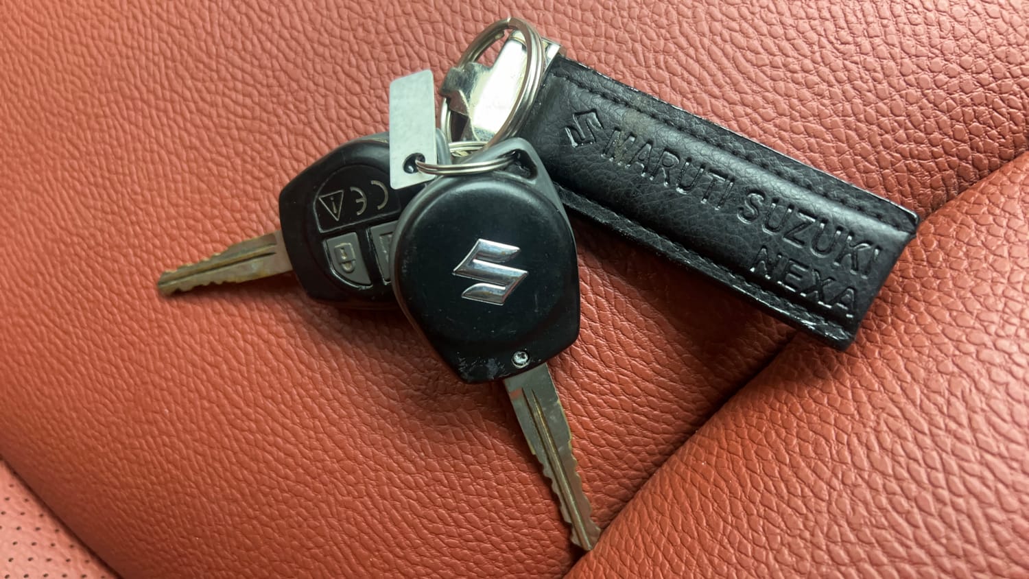 Used 2018 Maruti Suzuki Ciaz Sigma 1.4 MT Petrol Manual extra CAR KEY VIEW