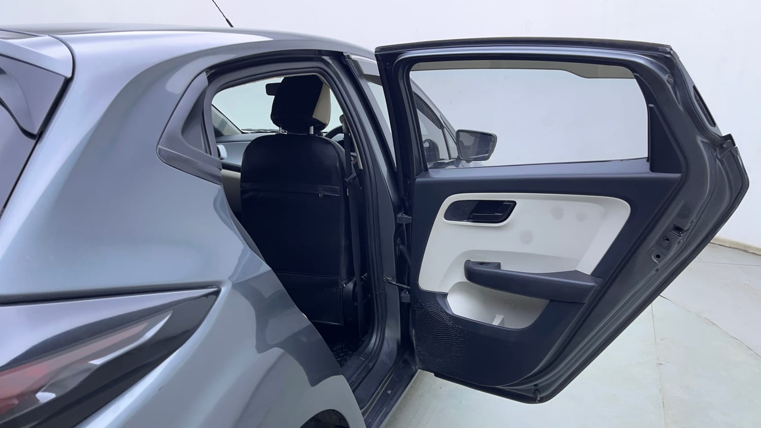 Used 2022 Tata Altroz XM Plus Petrol Petrol Manual interior RIGHT REAR DOOR OPEN VIEW