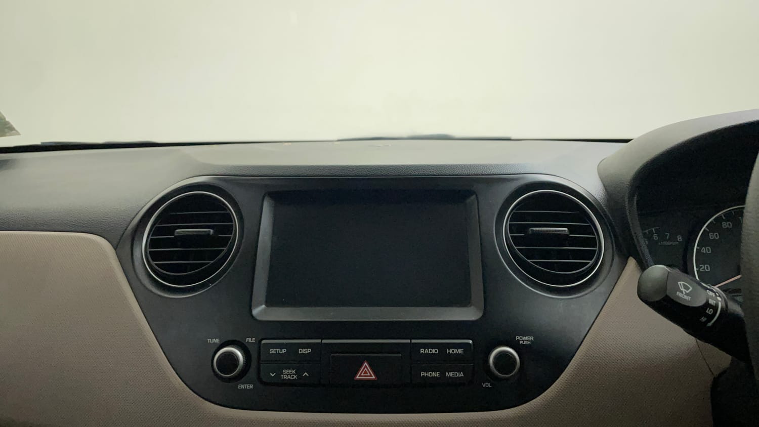 Used 2017 Hyundai Grand i10 Sportz (O) 1.2 Kappa VTVT Petrol Manual top_features Integrated (in-dash) music system