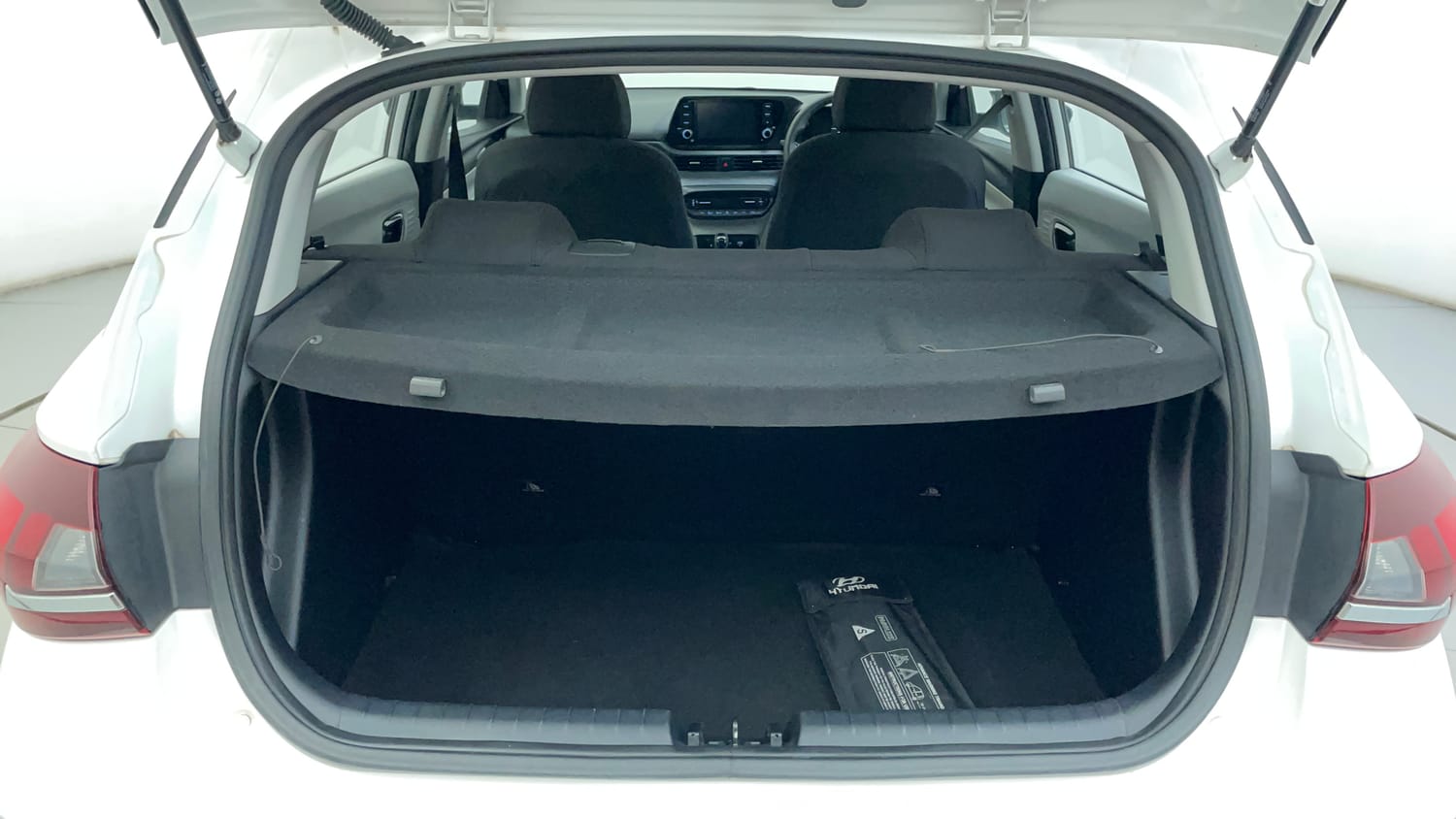 Used 2024 Hyundai i20 Sportz (O) 1.2 IVT Petrol Automatic interior DICKY INSIDE VIEW
