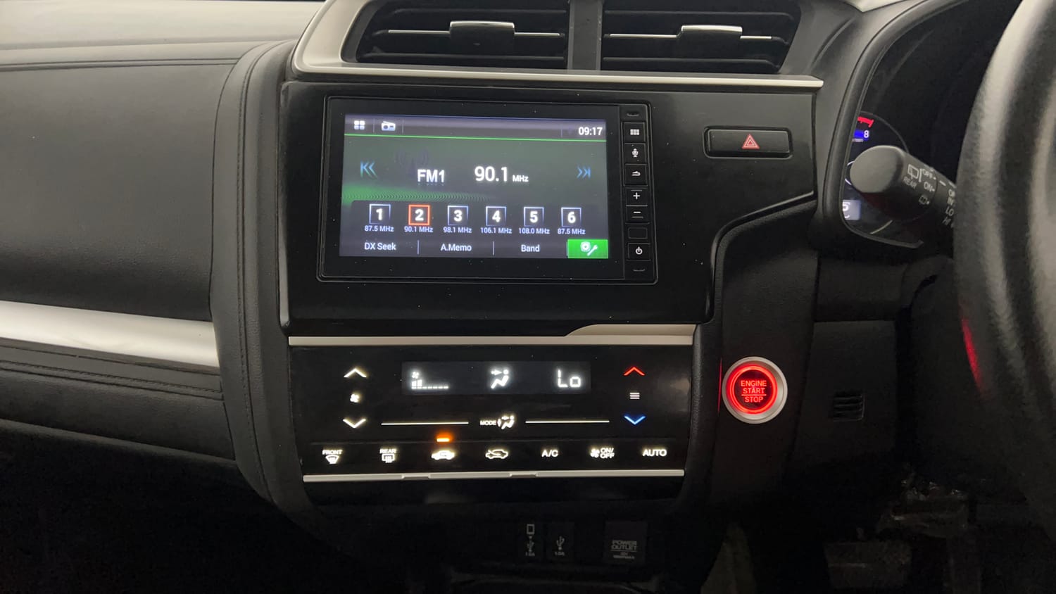 Used 2022 Honda Jazz ZX CVT Petrol Automatic interior MUSIC SYSTEM & AC CONTROL VIEW