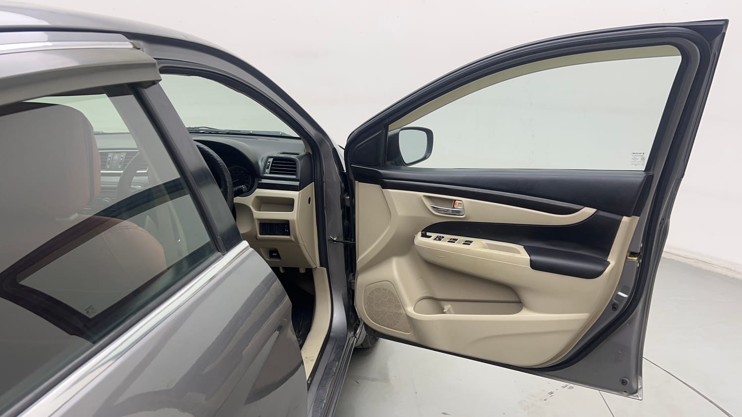 Used 2018 Maruti Suzuki Ciaz Sigma 1.4 MT Petrol Manual interior RIGHT FRONT DOOR OPEN VIEW