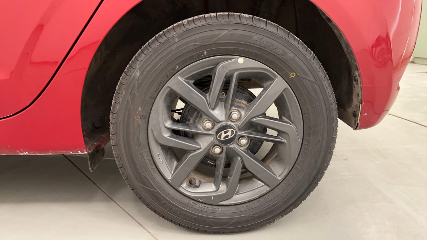 Used 2020 Hyundai Grand i10 Nios Sportz AMT 1.2 Kappa VTVT Petrol Automatic tyres LEFT REAR TYRE RIM VIEW