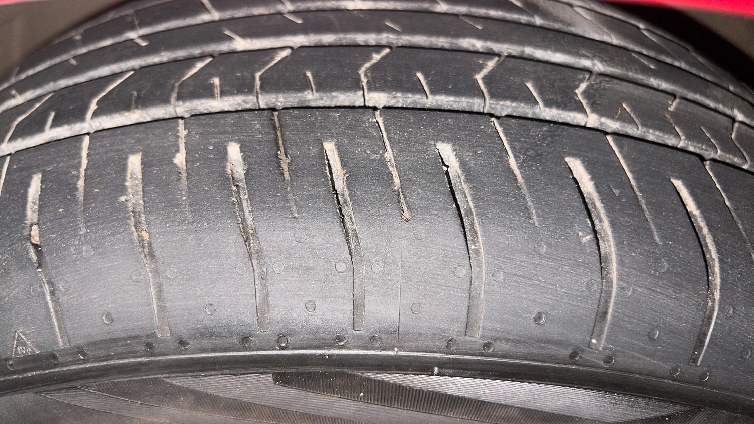 Used 2023 Hyundai Verna SX 1.5 Petrol MT Petrol Manual tyres LEFT FRONT TYRE TREAD VIEW