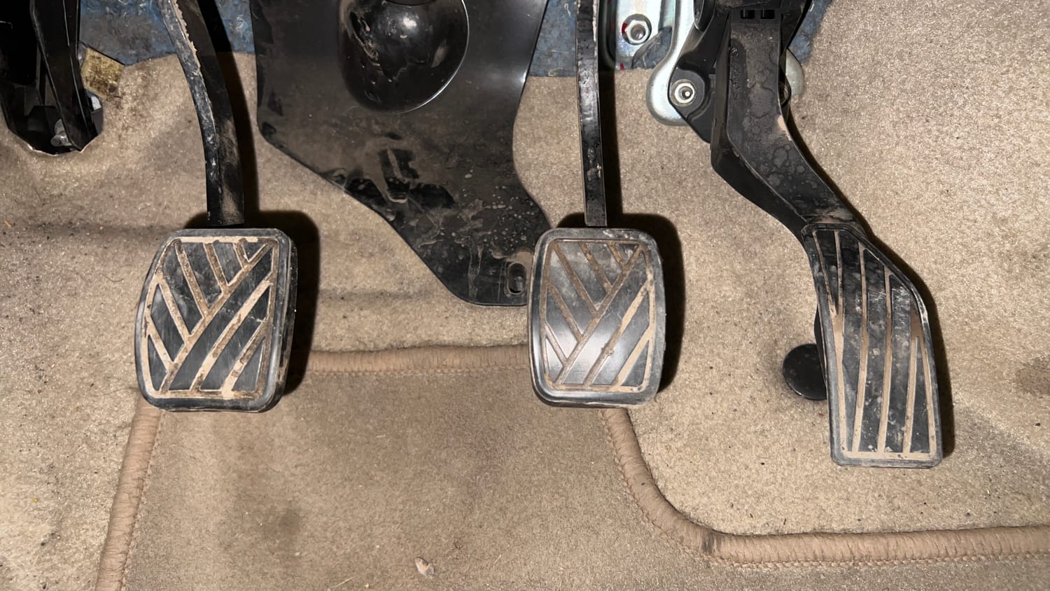 Used 2013 Maruti Suzuki Ertiga Vxi Petrol Manual interior PEDALS VIEW