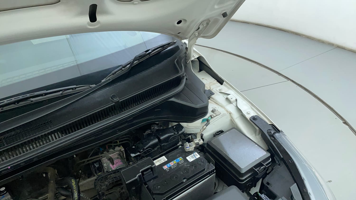 Used 2024 Hyundai i20 Sportz (O) 1.2 IVT Petrol Automatic engine ENGINE LEFT SIDE HINGE & APRON VIEW