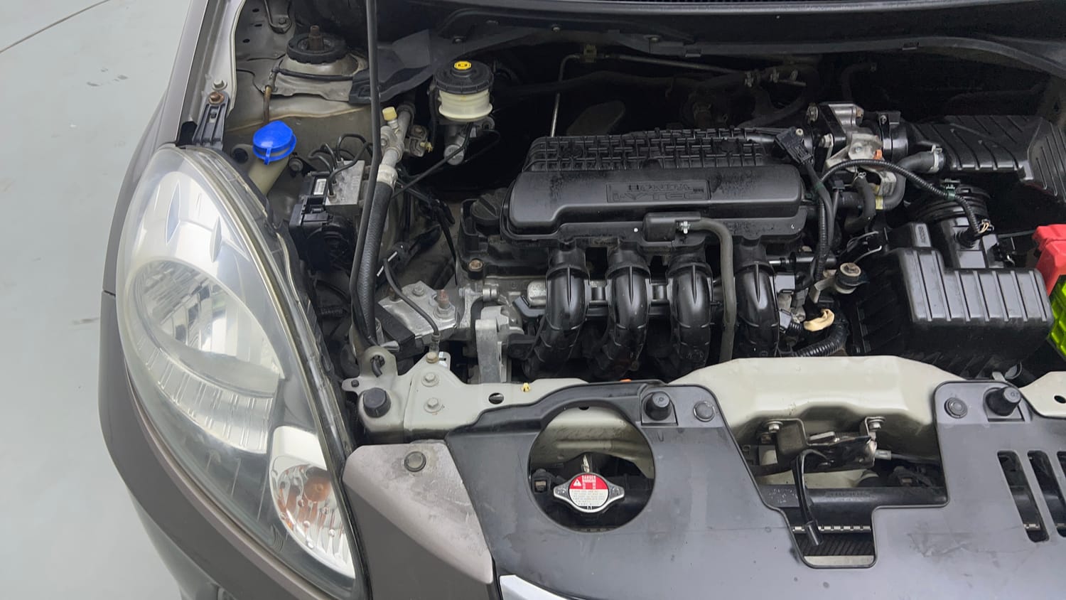 Used 2013 Honda Amaze 1.2 VX AT i-VTEC Petrol Automatic engine ENGINE RIGHT SIDE VIEW