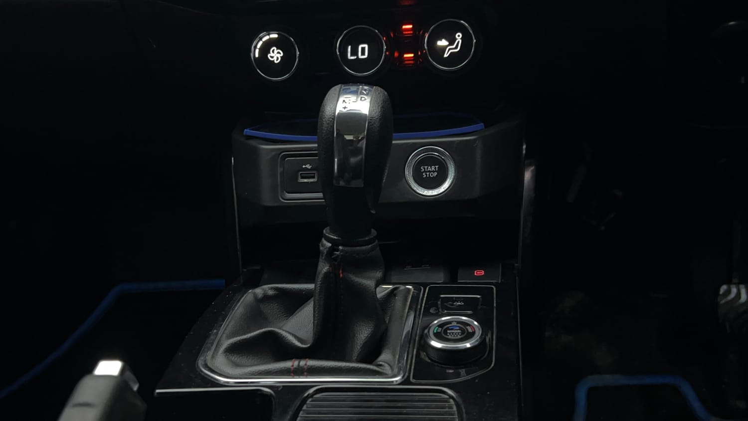 Used 2023 Renault Kiger RXZ AMT Petrol Automatic interior GEAR  KNOB VIEW