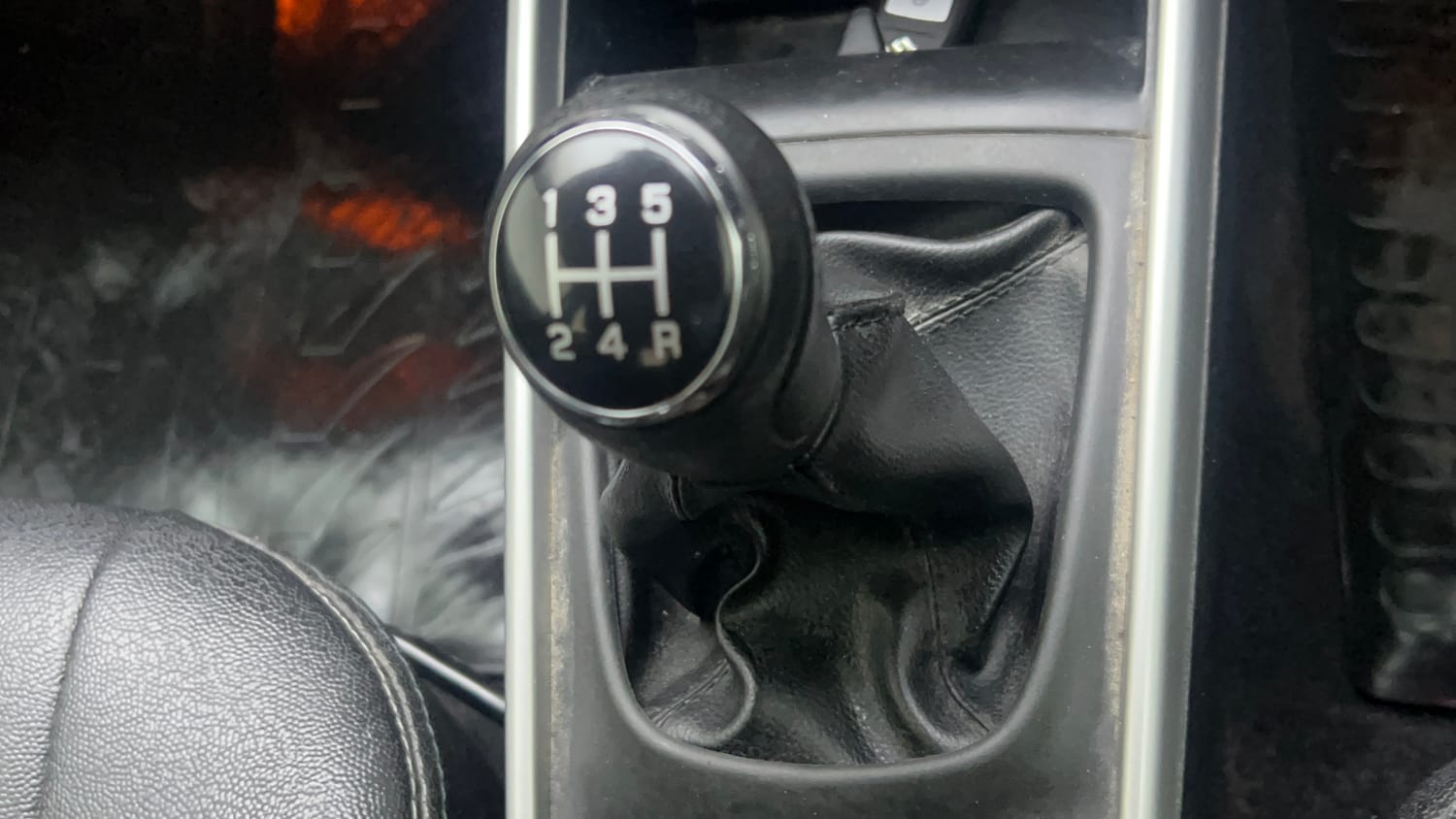Used 2015 Maruti Suzuki Baleno Zeta 1.2 Petrol Manual interior GEAR  KNOB VIEW