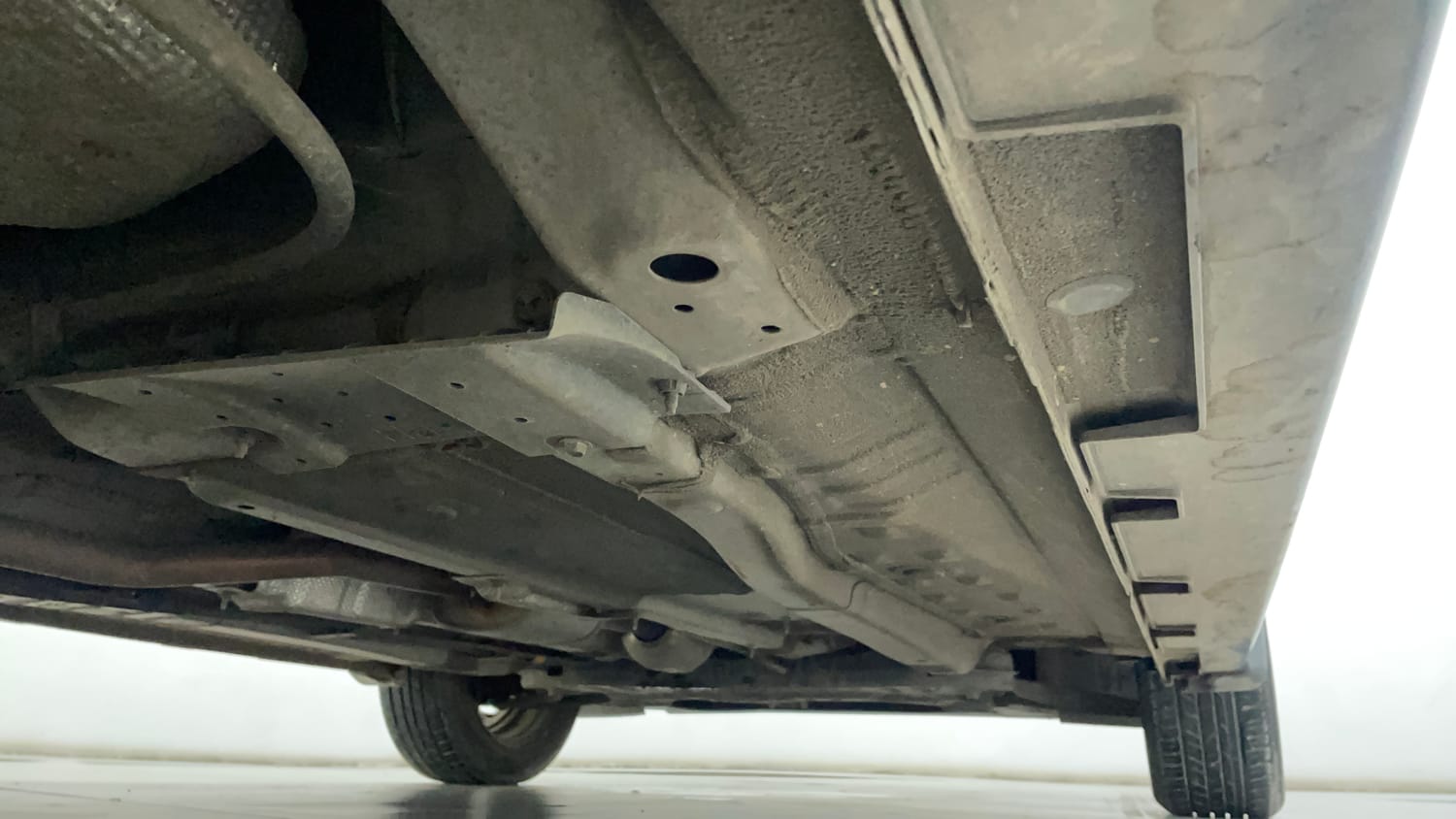 Used 2024 Hyundai i20 Sportz (O) 1.2 IVT Petrol Automatic extra REAR RIGHT UNDERBODY VIEW