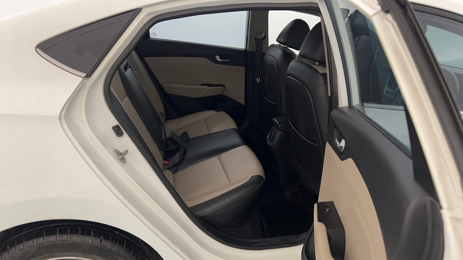 Used 2019 Hyundai Verna SX (O) 1.6 CRDi Diesel Manual interior RIGHT SIDE REAR DOOR CABIN VIEW