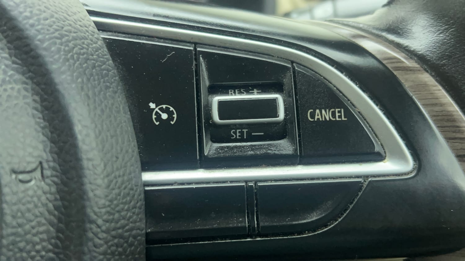 Used 2021 Maruti Suzuki Dzire ZXi Plus AGS Petrol Automatic top_features Cruise control
