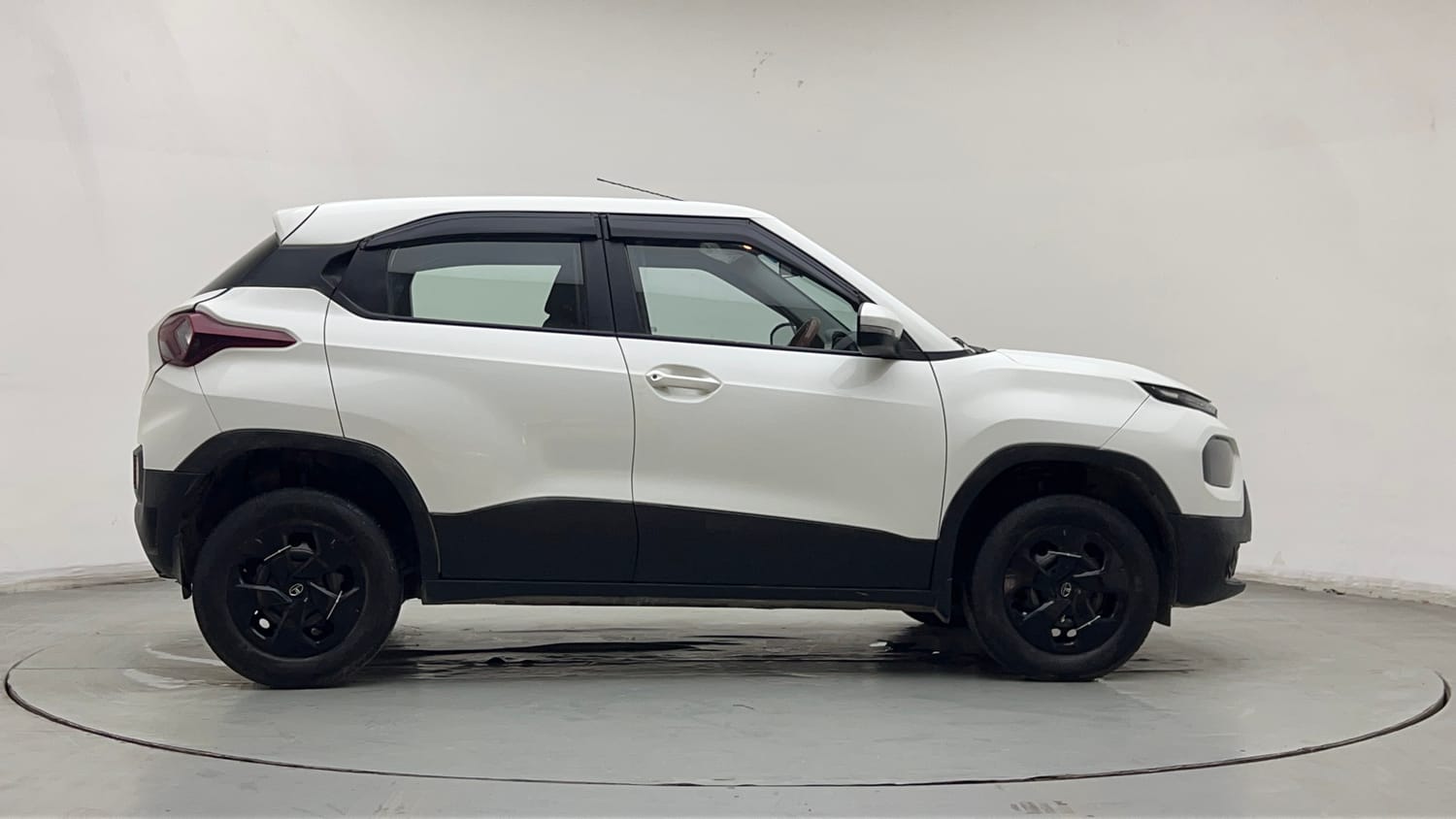 Used 2022 Tata Punch Adventure Rhythm Pack MT Petrol Manual exterior RIGHT SIDE VIEW