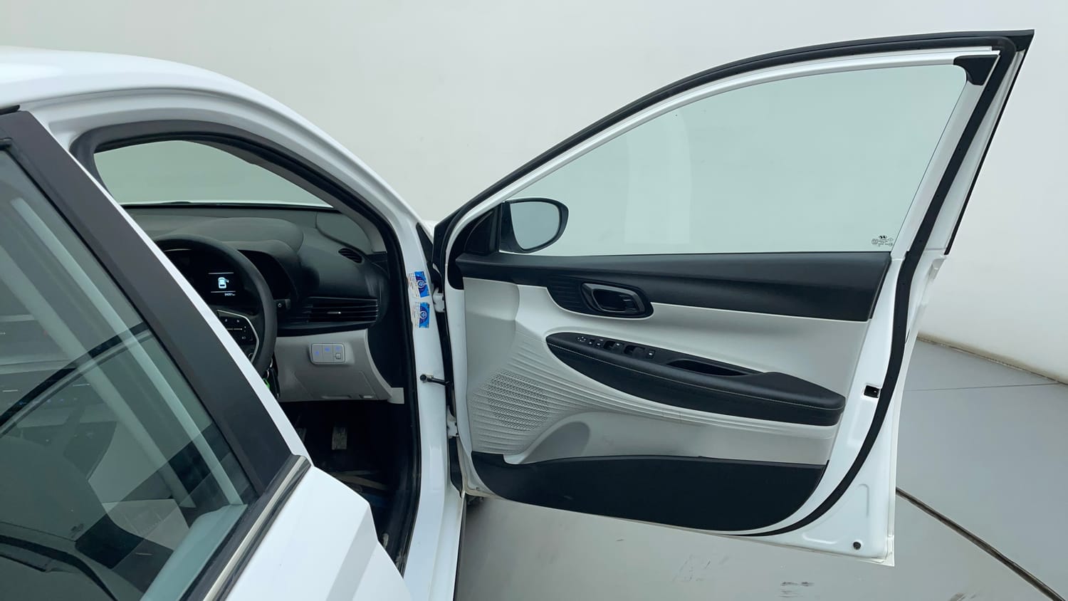Used 2024 Hyundai i20 Sportz (O) 1.2 IVT Petrol Automatic interior RIGHT FRONT DOOR OPEN VIEW