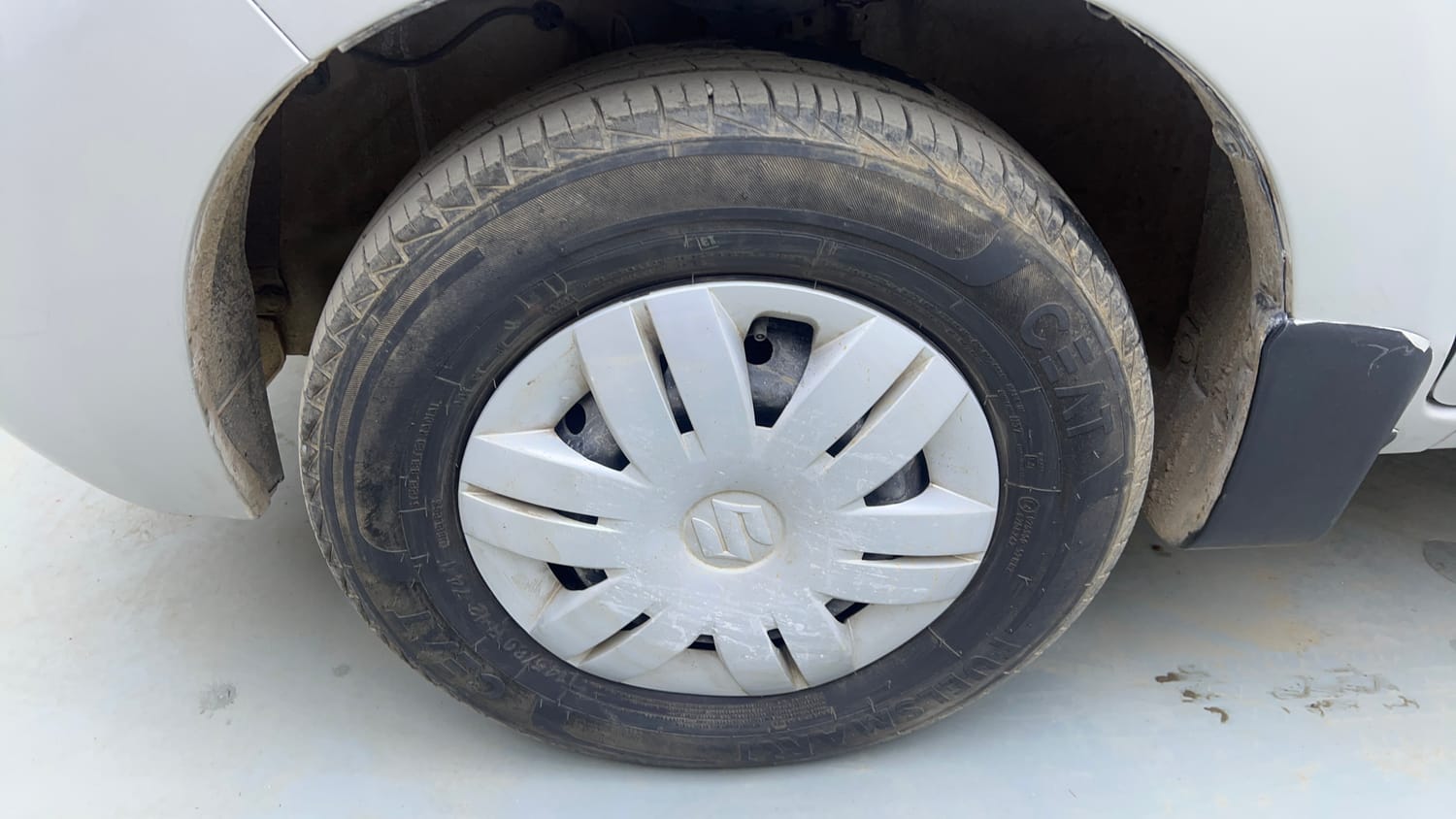 Used 2023 Maruti Suzuki Alto 800 Vxi Plus Petrol Manual tyres LEFT FRONT TYRE RIM VIEW