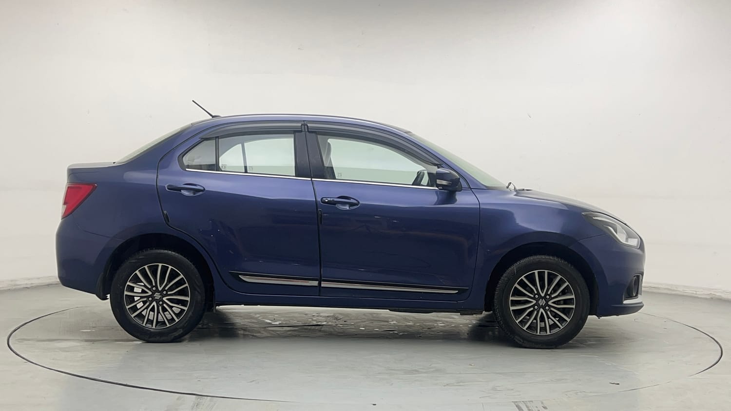 Used 2021 Maruti Suzuki Dzire ZXi Plus AGS Petrol Automatic exterior RIGHT SIDE VIEW