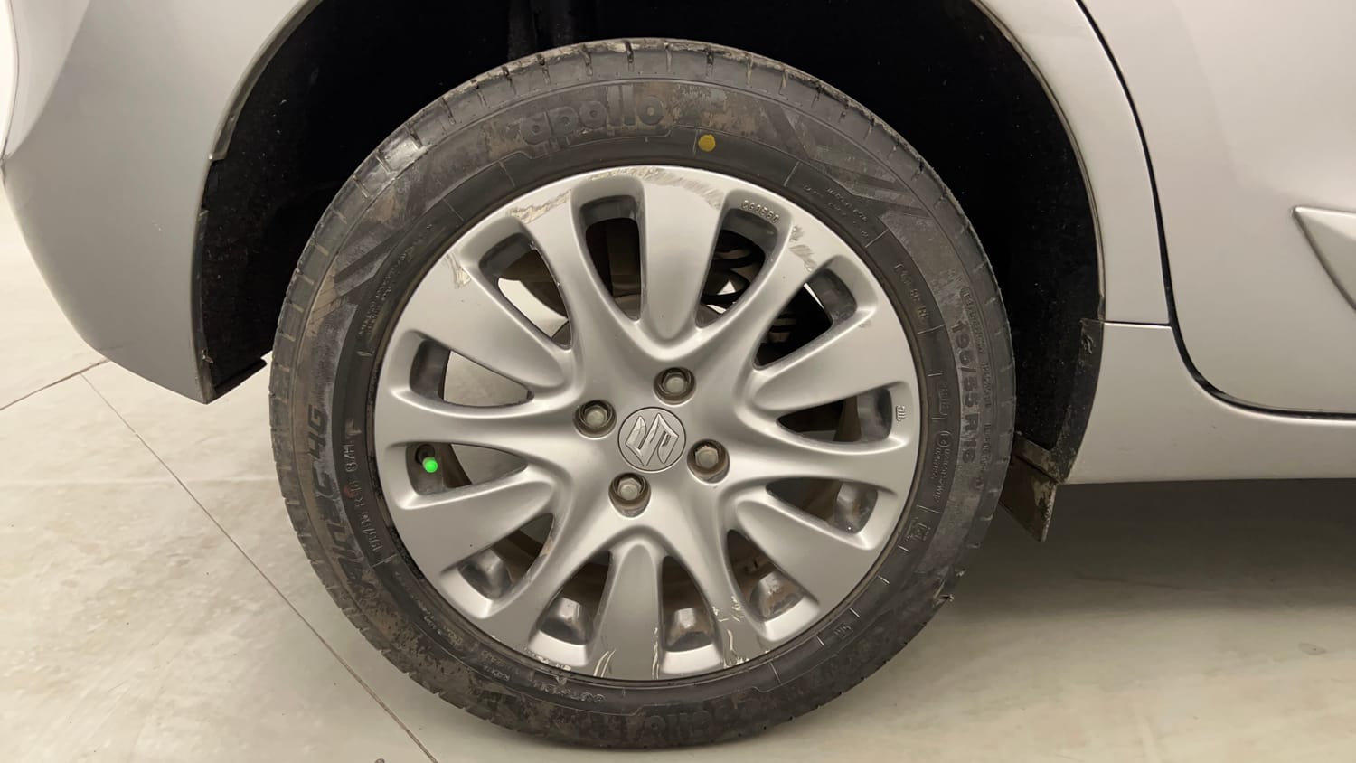 Used 2018 Maruti Suzuki Baleno Alpha 1.2 AT Petrol Automatic tyres RIGHT REAR TYRE RIM VIEW